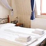 Schwarzer Adler