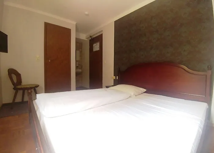 Schwarzer Adler Otel