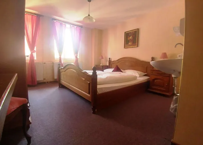 Otel Schwarzer Adler 3*