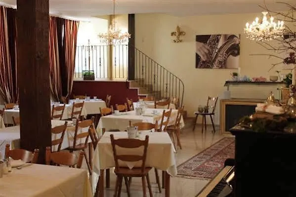 Schwarzer Adler Otel