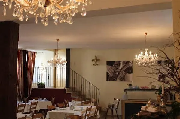 Schwarzer Adler Otel 3*