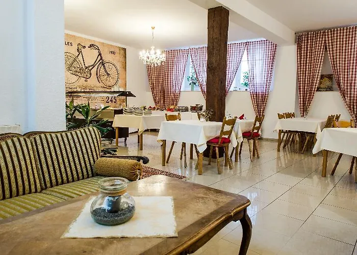 Otel Schwarzer Adler 3*