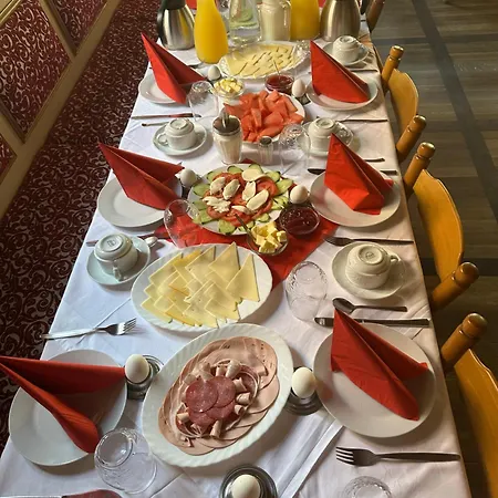 Hotel Schwarzer Adler 3*