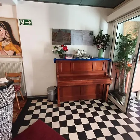Hotel Schwarzer Adler 3*