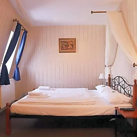 Schwarzer Adler Hotell 3*