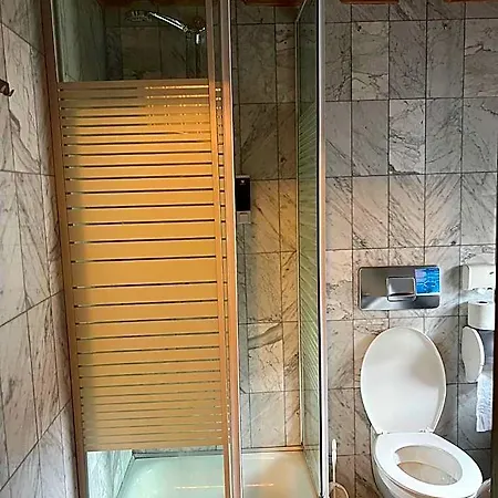Schwarzer Adler Отель 3*