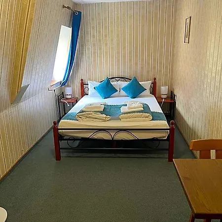 Schwarzer Adler Отель 3*