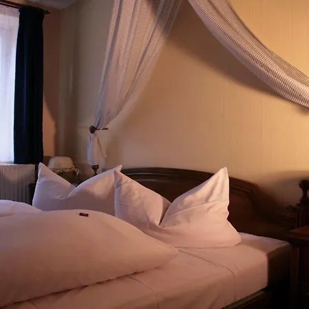 Hotell Schwarzer Adler 3*