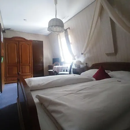 Schwarzer Adler Hotel 2*